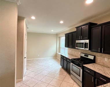 14831 Raleighs Meadow Court - Photo Thumbnail 11