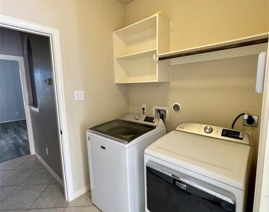 14831 Raleighs Meadow Court - Photo Thumbnail 19