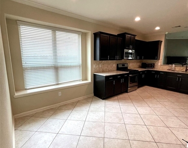 14831 Raleighs Meadow Court - Photo Thumbnail 7