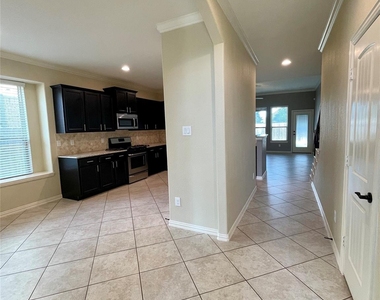 14831 Raleighs Meadow Court - Photo Thumbnail 4