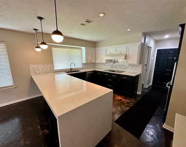 2931 Pasture Lane - Photo Thumbnail 4
