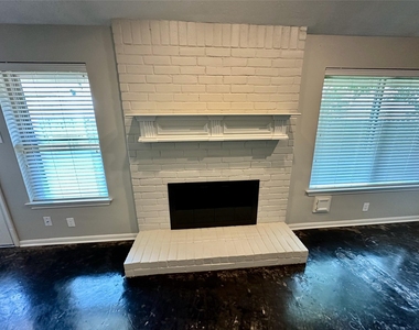 2931 Pasture Lane - Photo Thumbnail 9