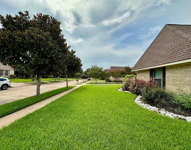 2931 Pasture Lane - Photo Thumbnail 38