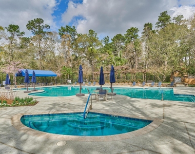 118 Robindale Circle - Photo Thumbnail 26