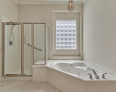 118 Robindale Circle - Photo Thumbnail 15