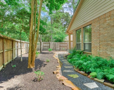 118 Robindale Circle - Photo Thumbnail 23