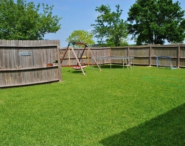 2802 Kentucky Avenue - Photo Thumbnail 1