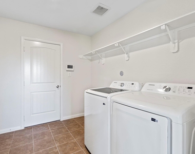 9006 Sasson Boulevard - Photo Thumbnail 28