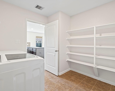 9006 Sasson Boulevard - Photo Thumbnail 29