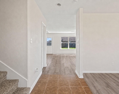 9006 Sasson Boulevard - Photo Thumbnail 15