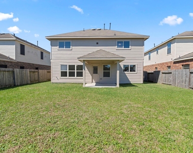 9006 Sasson Boulevard - Photo Thumbnail 5