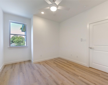 7118 Eastwood Street - Photo Thumbnail 15