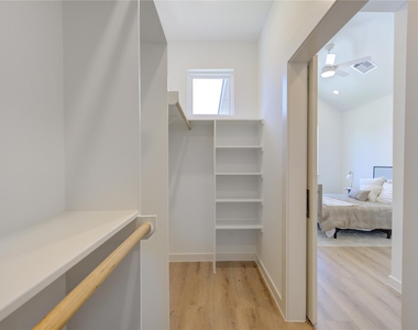 7118 Eastwood Street - Photo Thumbnail 12