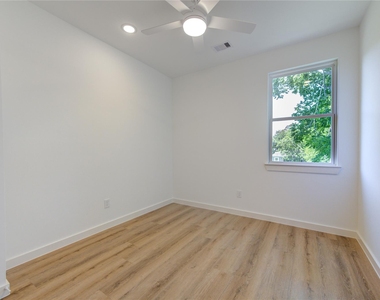 7118 Eastwood Street - Photo Thumbnail 14