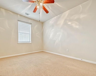5526 Hazel Berry Way - Photo Thumbnail 20