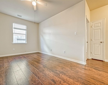 5526 Hazel Berry Way - Photo Thumbnail 23