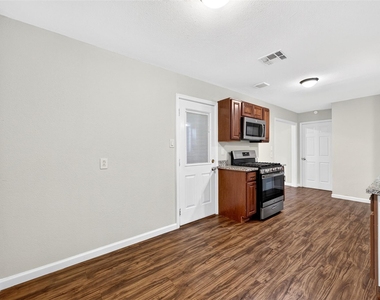 530 Globe Street - Photo Thumbnail 20