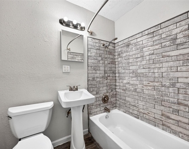 530 Globe Street - Photo Thumbnail 23
