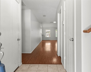 6 Thicket Grove Place - Photo Thumbnail 4