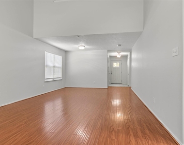 6 Thicket Grove Place - Photo Thumbnail 8