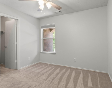 6 Thicket Grove Place - Photo Thumbnail 24