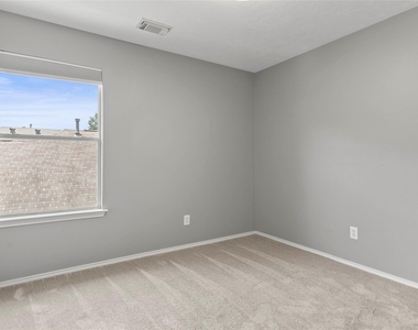 6 Thicket Grove Place - Photo Thumbnail 21