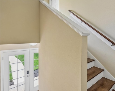 3237 Rosedale Street - Photo Thumbnail 2