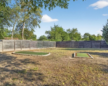 5706 Breezewood Drive - Photo Thumbnail 18