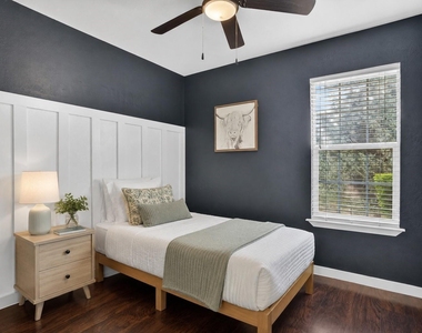 5706 Breezewood Drive - Photo Thumbnail 10