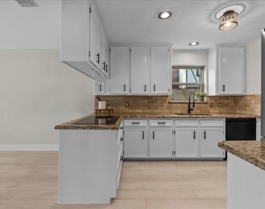 1626 Lake Bluff Drive - Photo Thumbnail 1