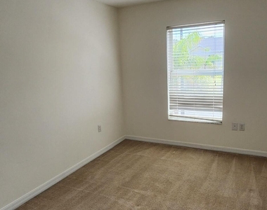 8735 Clara Elizabeth Lane - Photo Thumbnail 23