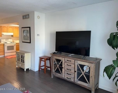 4800 Ocean Beach Boulevard - Photo Thumbnail 5