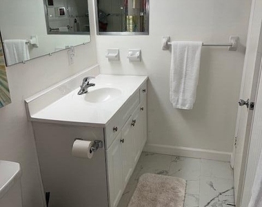 4800 Ocean Beach Boulevard - Photo Thumbnail 17