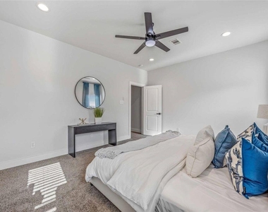 13130 Perennial Springs Drive - Photo Thumbnail 15