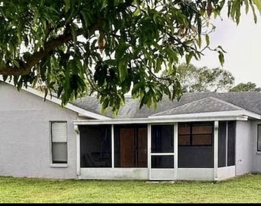843 Parsons Circle Se - Photo Thumbnail 9