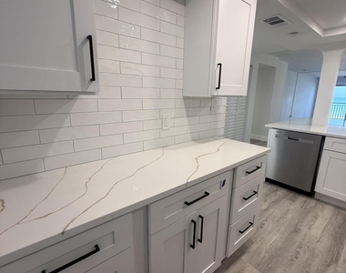 1305 S Atlantic Avenue - Photo Thumbnail 4