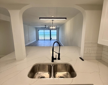 1305 S Atlantic Avenue - Photo Thumbnail 5