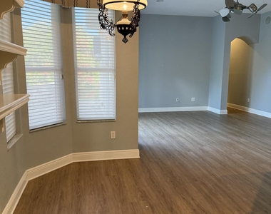 751 Carriage Hill Road - Photo Thumbnail 6