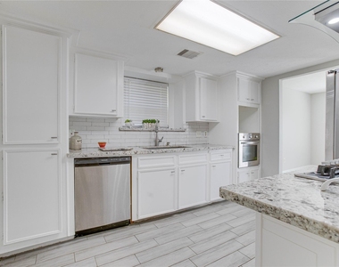 128 N Deerfoot Circle - Photo Thumbnail 10