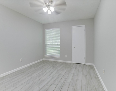 128 N Deerfoot Circle - Photo Thumbnail 19
