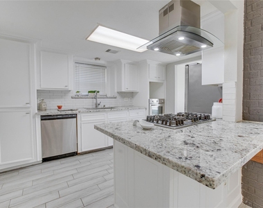 128 N Deerfoot Circle - Photo Thumbnail 6
