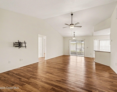 880 Vocelle Avenue - Photo Thumbnail 5