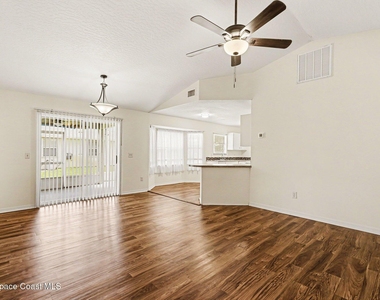 880 Vocelle Avenue - Photo Thumbnail 4