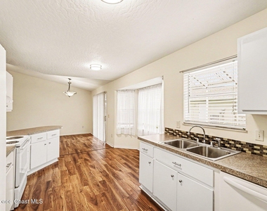 880 Vocelle Avenue - Photo Thumbnail 8