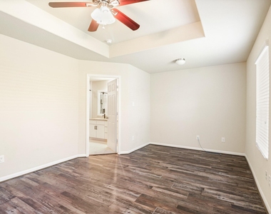 15118 Vincennes Oak Street - Photo Thumbnail 11