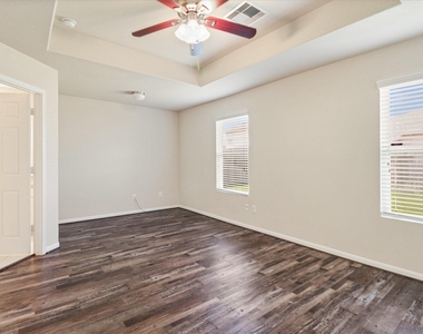 15118 Vincennes Oak Street - Photo Thumbnail 10