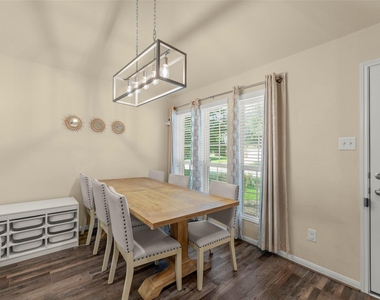 15118 Vincennes Oak Street - Photo Thumbnail 3