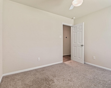 15118 Vincennes Oak Street - Photo Thumbnail 17