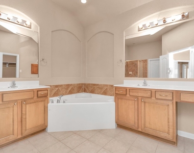 6630 Larocke Trail - Photo Thumbnail 23