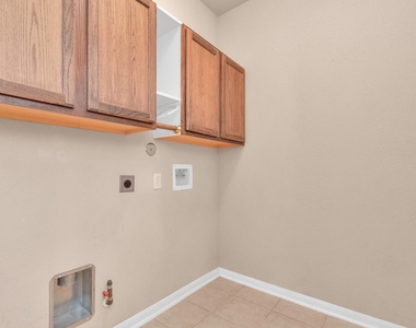 6630 Larocke Trail - Photo Thumbnail 4